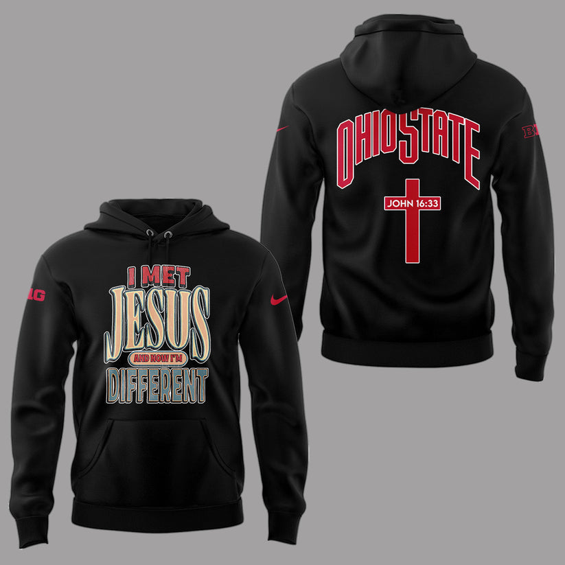 Back at Ohio State, J.T. Tuimoloau makes a statement in the ‘I MET JESUS AND NOW I’M DIFFERENT’ Hoodie - Ohio State Buckeyes Hoodie I Met Jesus Black - Cotton 2-Side Printed