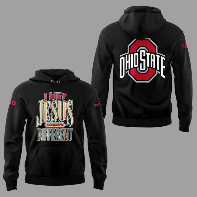 Back at Ohio State, J.T. Tuimoloau makes a statement in the ‘I MET JESUS AND NOW I’M DIFFERENT’ Hoodie - Ohio State Buckeyes Hoodie I Met Jesus - Large Logo Back - Cotton 2-Side Printed